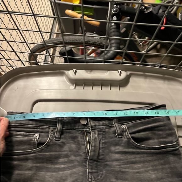 Black Vintage Levi’s - Picture 6 of 7